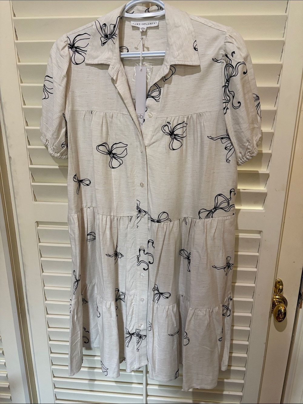 Jane + Delaney Cream Tiered Button-Front Dress 
 Black Bow Print. Size S. NWT